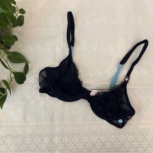 Navy Victoria’s Secret unlined Demi with contrasting straps in 32B